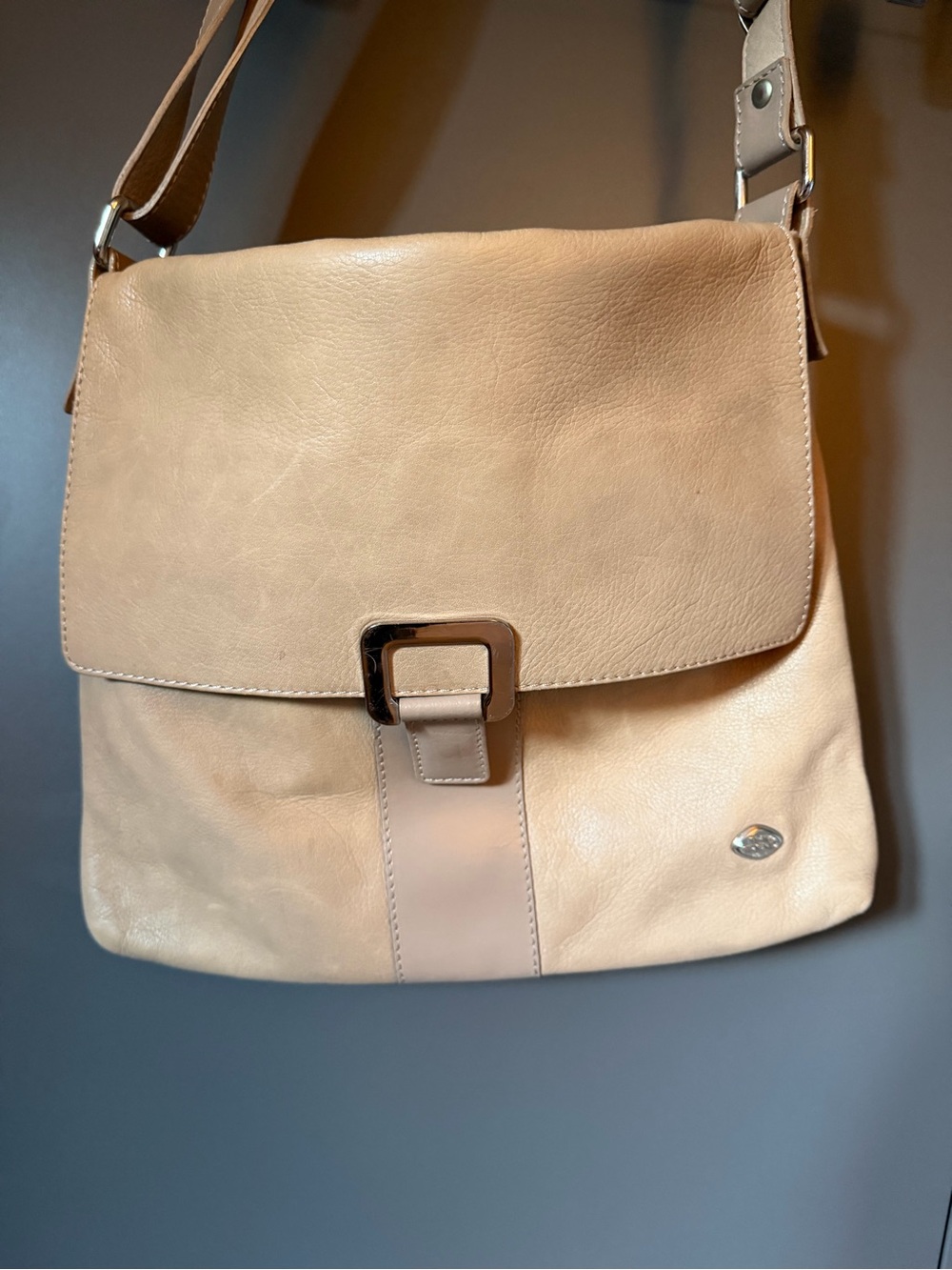 The Trend Italian Leather Beige Crossbody Shoulder Bag Made in Italy